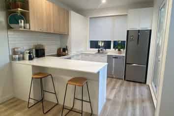 2/27 Dunkirk Road, Panmure