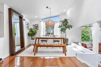 1000 East Coast Road, Northcross