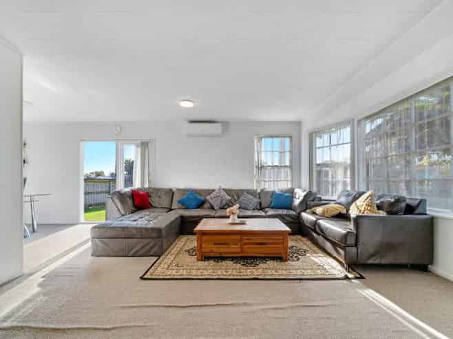 1 Crampton Place, Manurewa