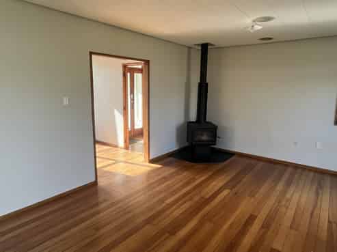 103 Oxford Road, Okato