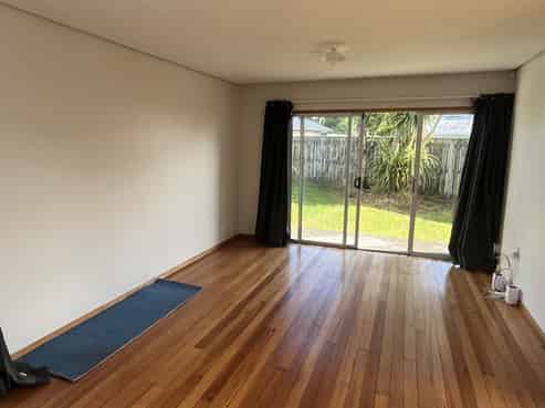 103 Oxford Road, Okato