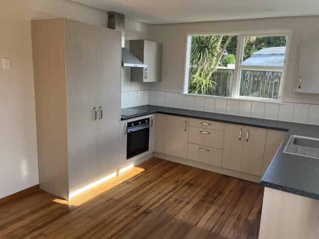 103 Oxford Road, Okato