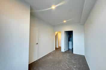 6/735 East Coast Road, Browns Bay