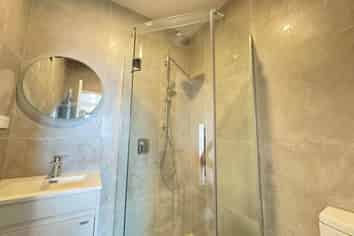 6/735 East Coast Road, Browns Bay