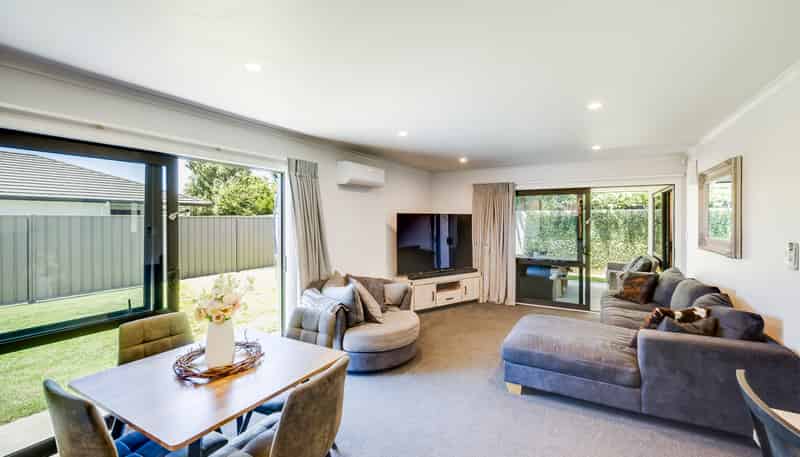 39a Merton Crescent, Pirimai