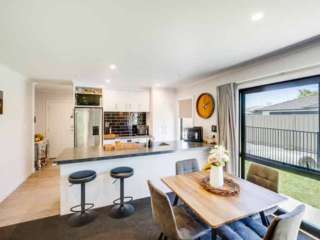 39a Merton Crescent, Pirimai