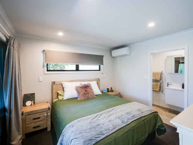 39a Merton Crescent, Pirimai