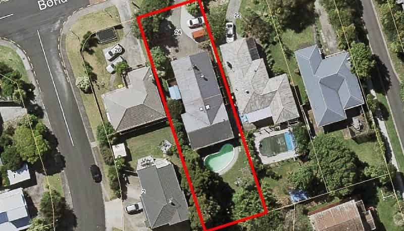 24 Bond Crescent, Forrest Hill