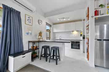 1/312 Royal Road, Massey