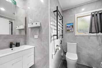 1/312 Royal Road, Massey