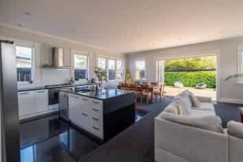 2 Adelaide Street, Petone