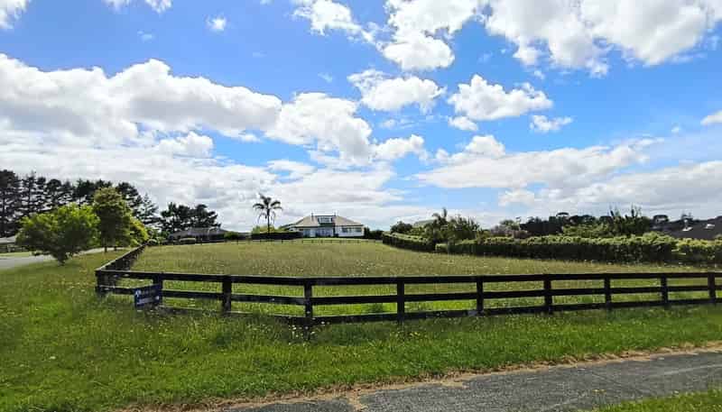 129 McRobbie Road, Kingseat