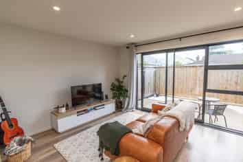 5/19 Bush Street , Naenae