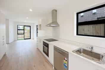 58 Rauemi Way, Te Atatu South