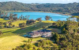 345 Gordons Road, Waiheke Island