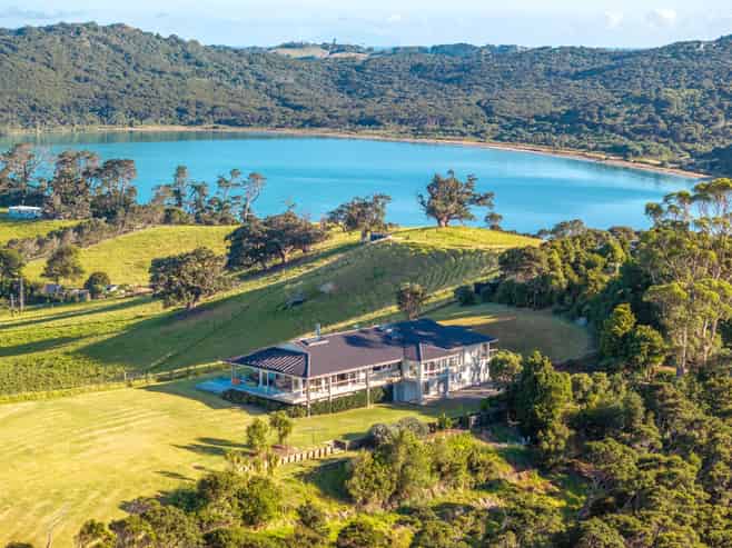 345 Gordons Road, Waiheke Island