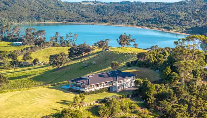 345 Gordons Road, Waiheke Island