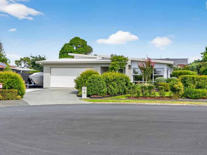 18 Resolution Place, One Tree Point