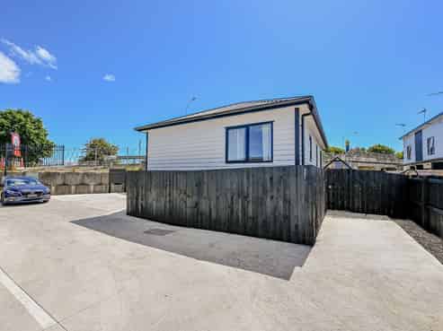 5/2 Gloucester Road, Manurewa