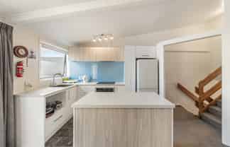 4/23 Collins Avenue, Tawa