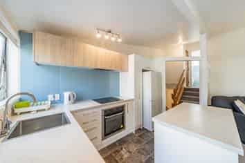 4/23 Collins Avenue, Tawa