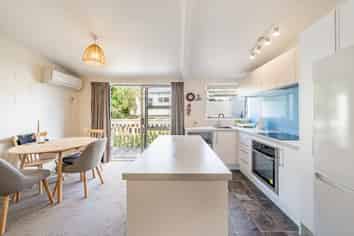 4/23 Collins Avenue, Tawa