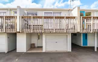 4/23 Collins Avenue, Tawa