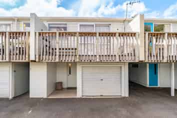 4/23 Collins Avenue, Tawa