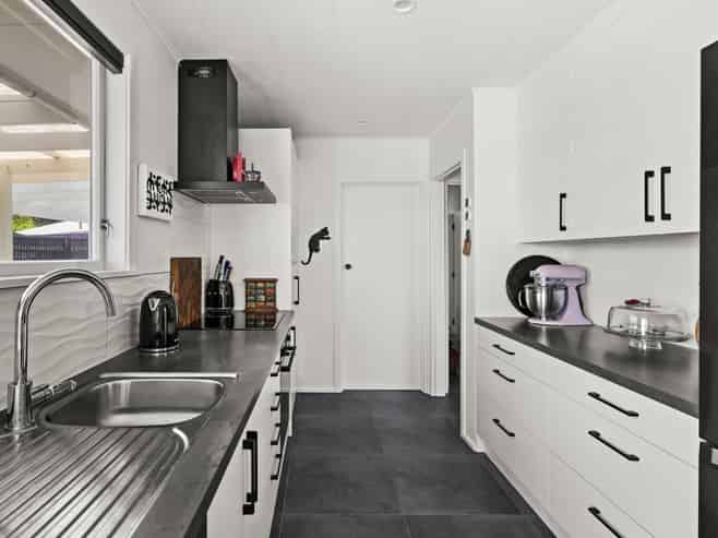 61 Westminster Avenue, Tamatea