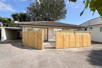 2/21 Cleek Road, Mangere East