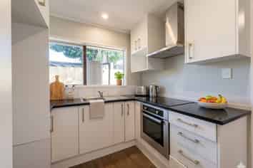 2/21 Cleek Road, Mangere East