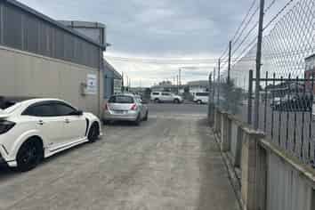 Tidy high-stud warehouse with small office