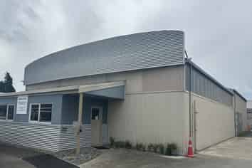 Tidy high-stud warehouse with small office