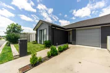 2/2 Bostonkip Crescent, Fitzroy