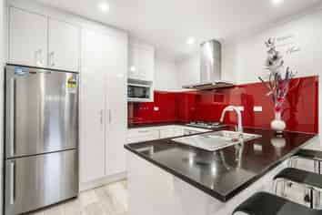 24B Mckinstry Avenue, Mangere East