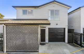 24B Mckinstry Ave, Mangere East