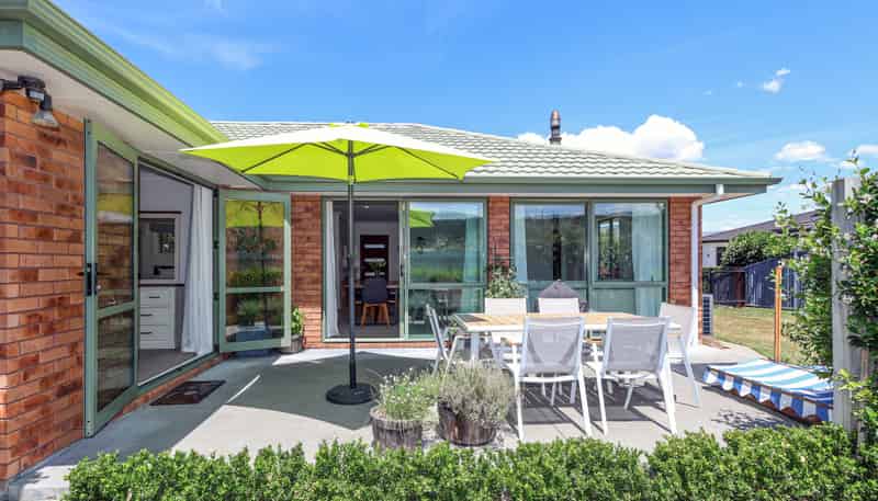 1021 Reka Street, Akina