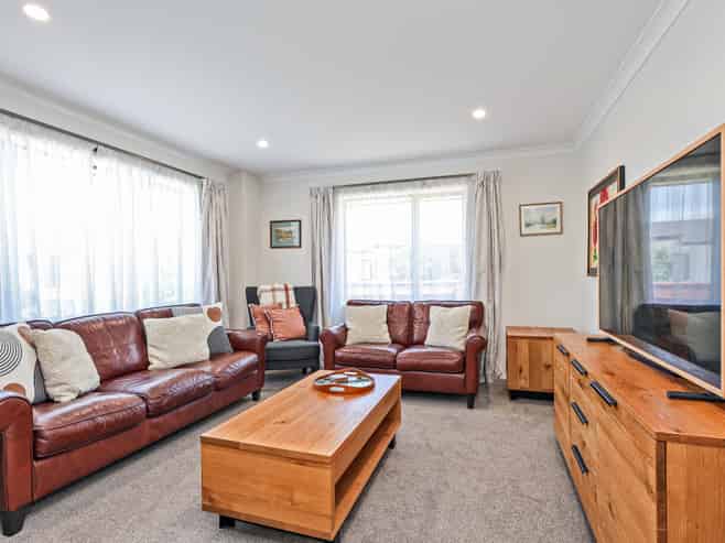 1021 Reka Street, Akina