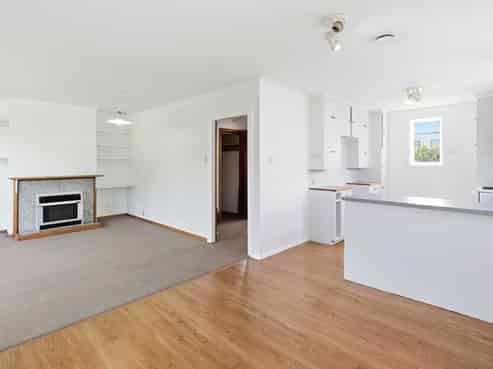 5 Takatimu Way, Johnsonville