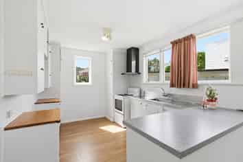 5 Takatimu Way, Johnsonville