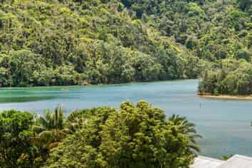 1E/2 Weranui Road, Waiwera