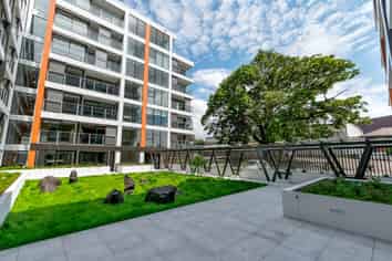 501/10 Lion Place, Epsom