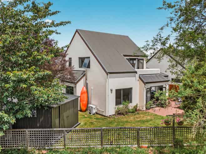 2 Antrim Place, Rangatira Park