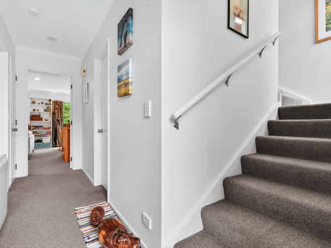 2 Antrim Place, Rangatira Park