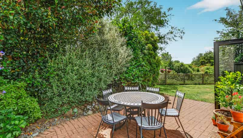 2 Antrim Place, Rangatira Park