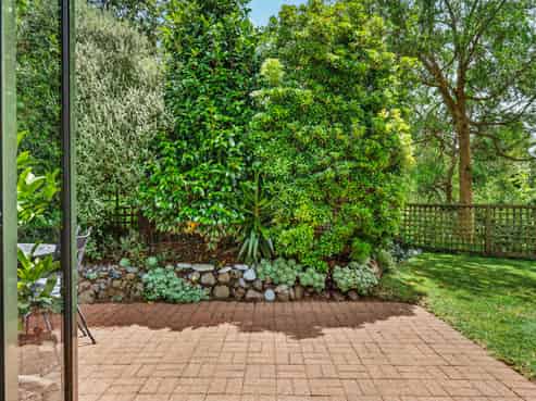 2 Antrim Place, Rangatira Park