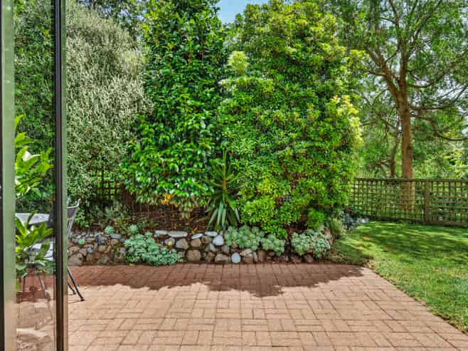 2 Antrim Place, Rangatira Park