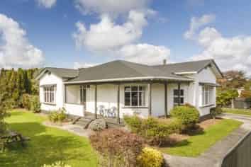 1 Ngaio Street, West End