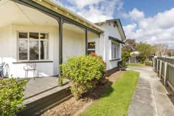 1 Ngaio Street, West End