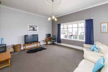 1 Ngaio Street, West End